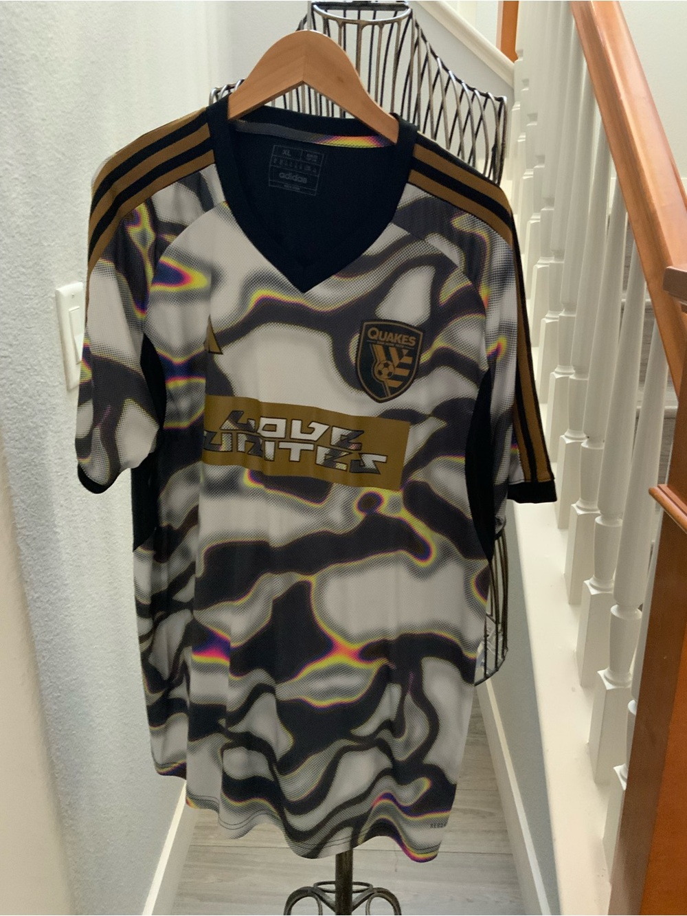 Men's San Jose Earthquakes adidas White 2024  Pride Pre Match Jersey XL